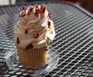 Cardamon Rose Cupcake at Native Foods - Wicker Park in Chicago