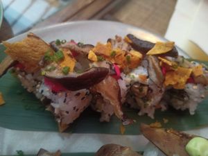 Sushi roll at Temakinho in Florence