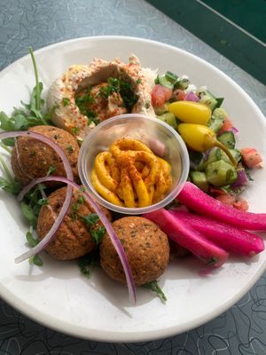 Falafel Meddi Bowl at BeeWali's Vegan AF in Los Angeles