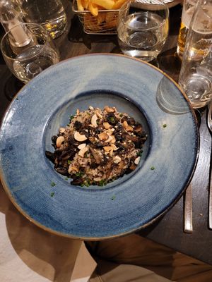  at Le Murmure Fracassant in Paris