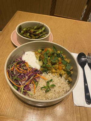 Chickpea and cauliflower masala bowl  at Evergreen Organics - Gate Mall in Doha