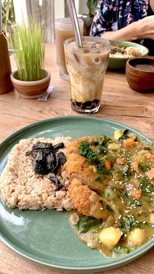 Japanese Katsu Cury and Es Kopi Susu Abang Max Boba  at Burgreens Canggu - Healthy Plant-Based Eatery in Canggu