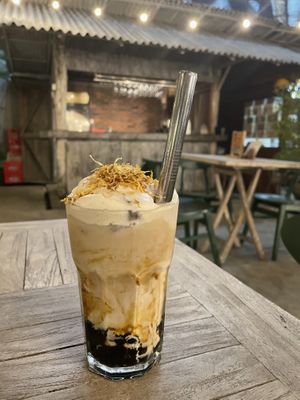 Early grey bubble tea  at Burgreens Canggu - Healthy Plant-Based Eatery in Canggu