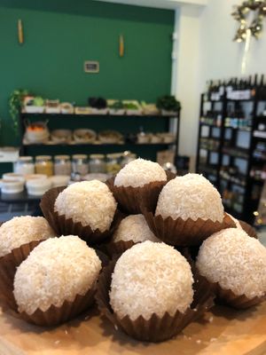 Sweets at Suculenta- Alimentos de Origen Vegetal in Bilbao