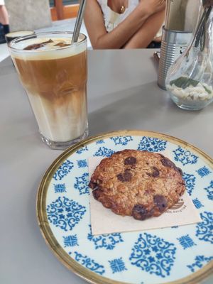 Iced latte and tahini chocolate cookie at Paradero in Barcelona