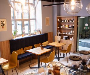 Inside view💛 at Goosebumps Coffee Lab in Budapest