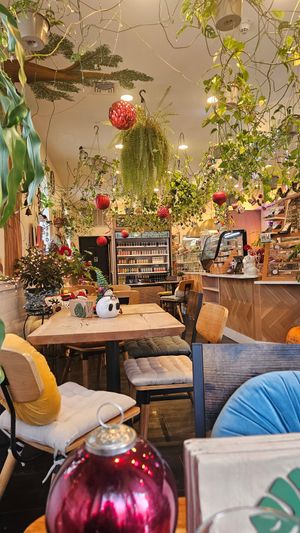 The vibe at Botanika Cafe in Ridgefield