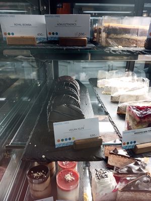Vegan Isler mini-cake at La Fontana in Esztergom