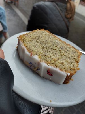 Poppy Cake at Hoppenworth & Ploch - Markt in Frankfurt