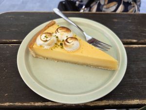 Lemon tart at Hoppenworth & Ploch - Markt in Frankfurt