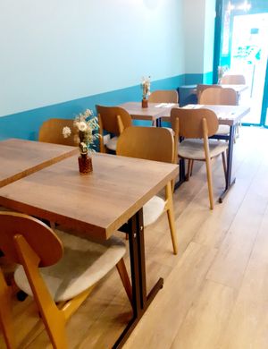 Une dizaine de tables at Le Petit Veg in Paris