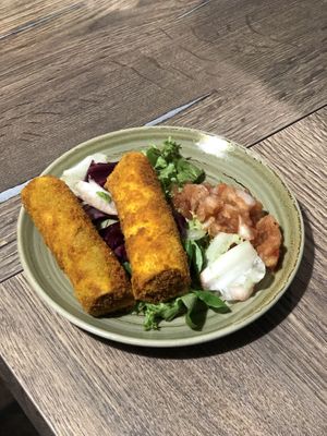 Rolls 4€  at Le Petit Veg in Paris