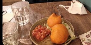 A starter at Le Petit Veg in Paris