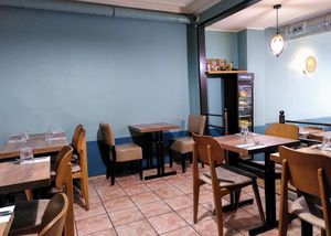 Eat-in space at Le Petit Veg in Paris