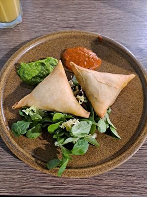 Samosa at Le Petit Veg in Paris