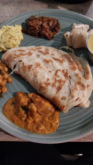 Parotha set at Le Petit Veg in Paris