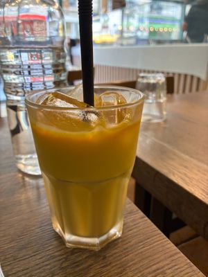 Mango lassi at Le Petit Veg in Paris