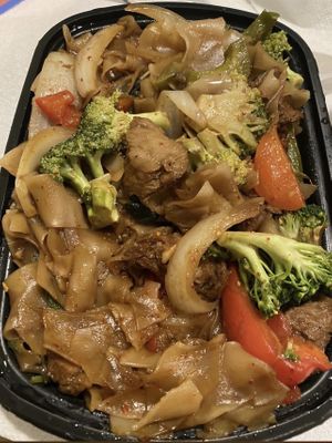 Drunken Noodles with mock dock   at Coconut Thai in Edina