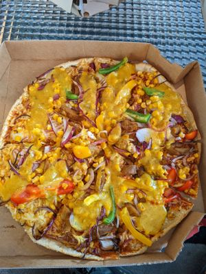 Medium-sized Pizza Vegan Curry. YUM! at Domino's Pizza - Schöneberg-Nord in Berlin