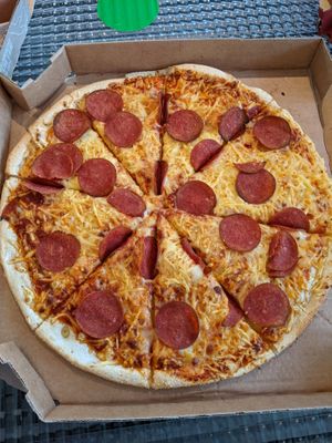 Medium-sized vegan Las Vega with vegan peperoni. Delicious! at Domino's Pizza - Schöneberg-Nord in Berlin