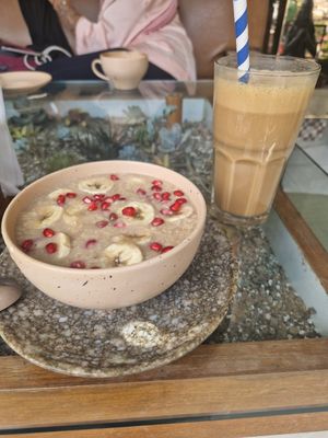 Porridge (no cinnamon, date syrup or seeds & nuts, as were described on the menu). at The Arches in Rishikesh