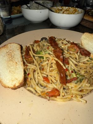 Vegan pasta aglio-e-olio  at The Arches in Rishikesh