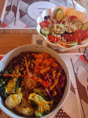 Rainbow ball and salad at LEVEL - Vegan & Gluten Free in Antalya