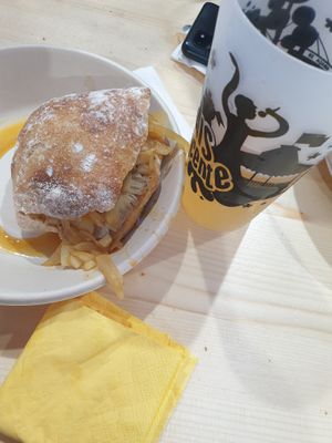 "Bifana" de Pleurothus at A Minha Avó in Lisbon