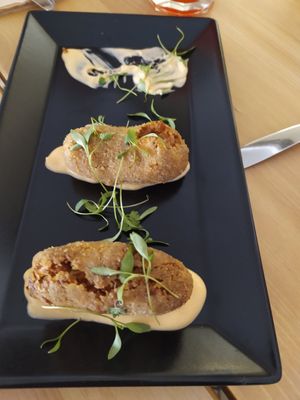 Croquetes de "carne" com maionese picante at A Minha Avó in Lisbon