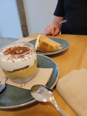Doce da Casa & Bolo Naveganu at A Minha Avó in Lisbon