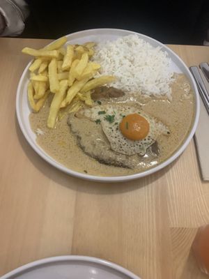 Bitoque com “ovo" #Veganuary at A Minha Avó in Lisbon