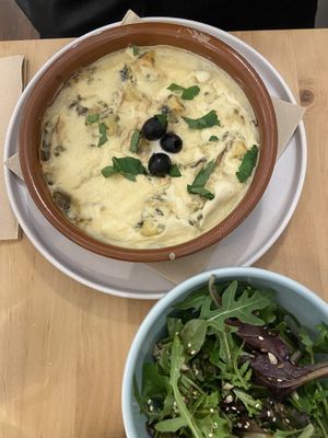 "bacalhau" com natas  at A Minha Avó in Lisbon