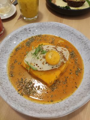 Francesinha at A Minha Avó in Lisbon