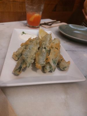 Peixinhos da horta at A Minha Avó in Lisbon