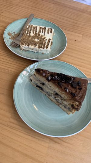 Bolo bolacha e bolo naveganu  at A Minha Avó in Lisbon