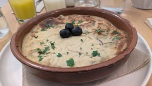 "bacalhau" com natas at A Minha Avó in Lisbon