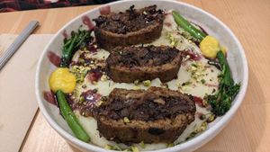 Estaladiços de "Alheira" at A Minha Avó in Lisbon