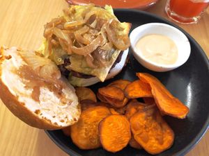 Daily menu burger with sweet potatoes chips at A Minha Avó in Lisbon