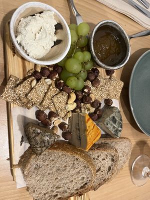 tabla de quesos #Veganuary at A Minha Avó in Lisbon
