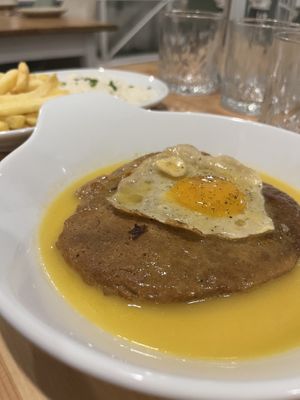 Bitoque com ovo  at A Minha Avó in Lisbon
