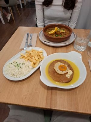 Bitoque e Arroz Sem Pato at A Minha Avó in Lisbon