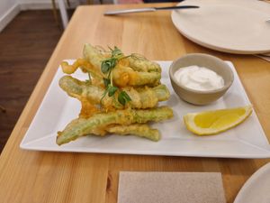 "Peixets" vegans: espectaculars! at A Minha Avó in Lisbon