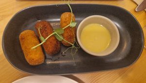 Croquetes de "carn" at A Minha Avó in Lisbon