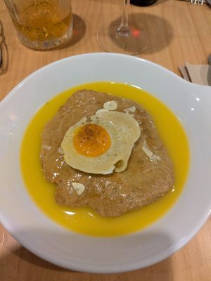 Bitoque com ovo at A Minha Avó in Lisbon