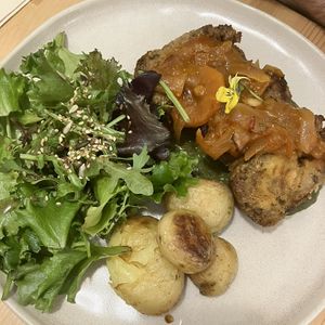 Rolo de carne  at A Minha Avó in Lisbon