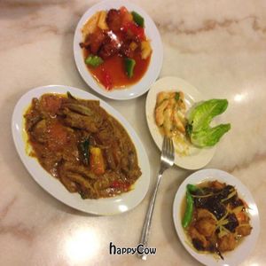 great food at Happy Vege Restaurant in Kuala Terengganu