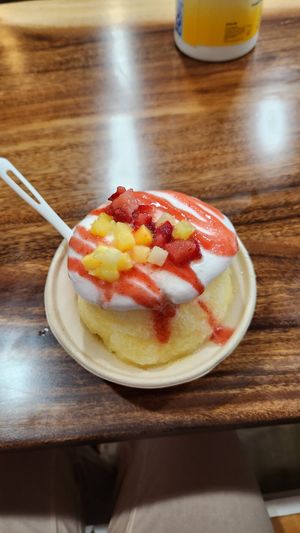 Lava flow 😋 at Wailua Shave Ice Kauai in Kapaa
