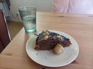 Cake café et noix at Bloom Kitchen in Limoges