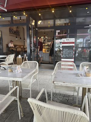 Outdoor seating  at Dreiviertel in Cologne