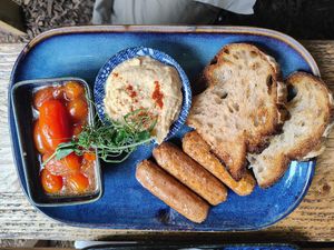Vegan breakfast. No mushrooms or 🥑 because allergies. at The Mad Merchant Coffee House in Plymouth